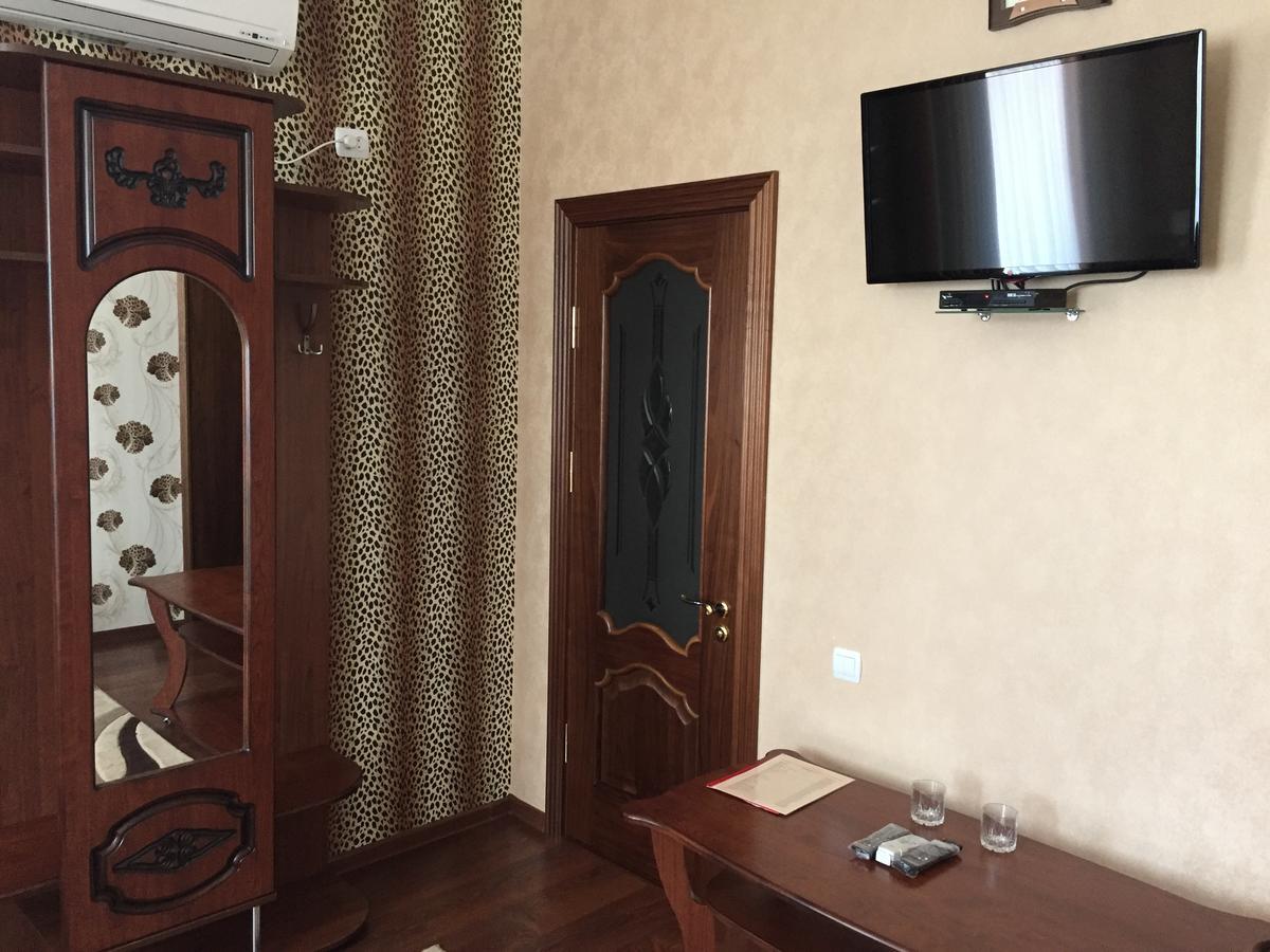 Hotel Oktan Kryve Ozero Exterior photo